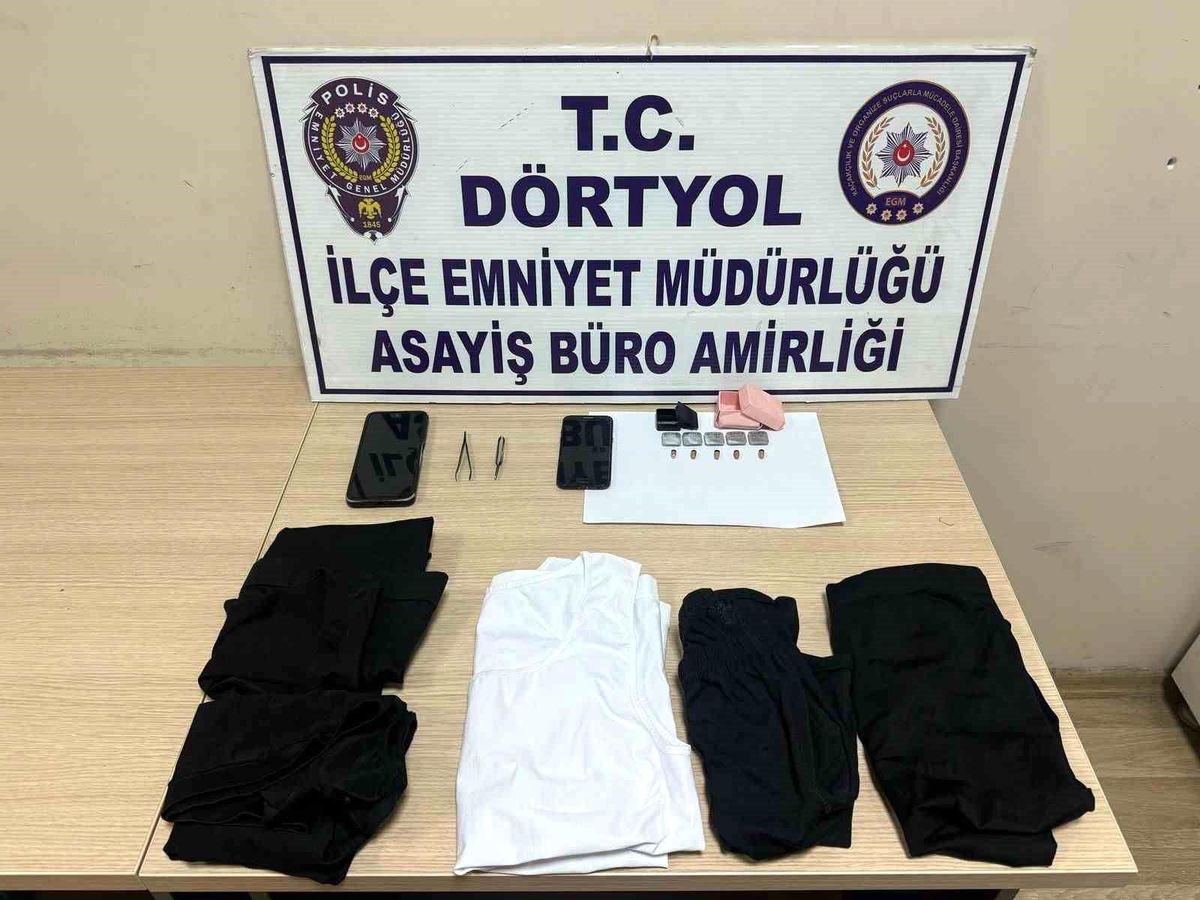 Hatay'da Ehliyet Sınavında Kopya Çekmek İçin Düzenek Hazırlayan İki Şahıs Yakalandı