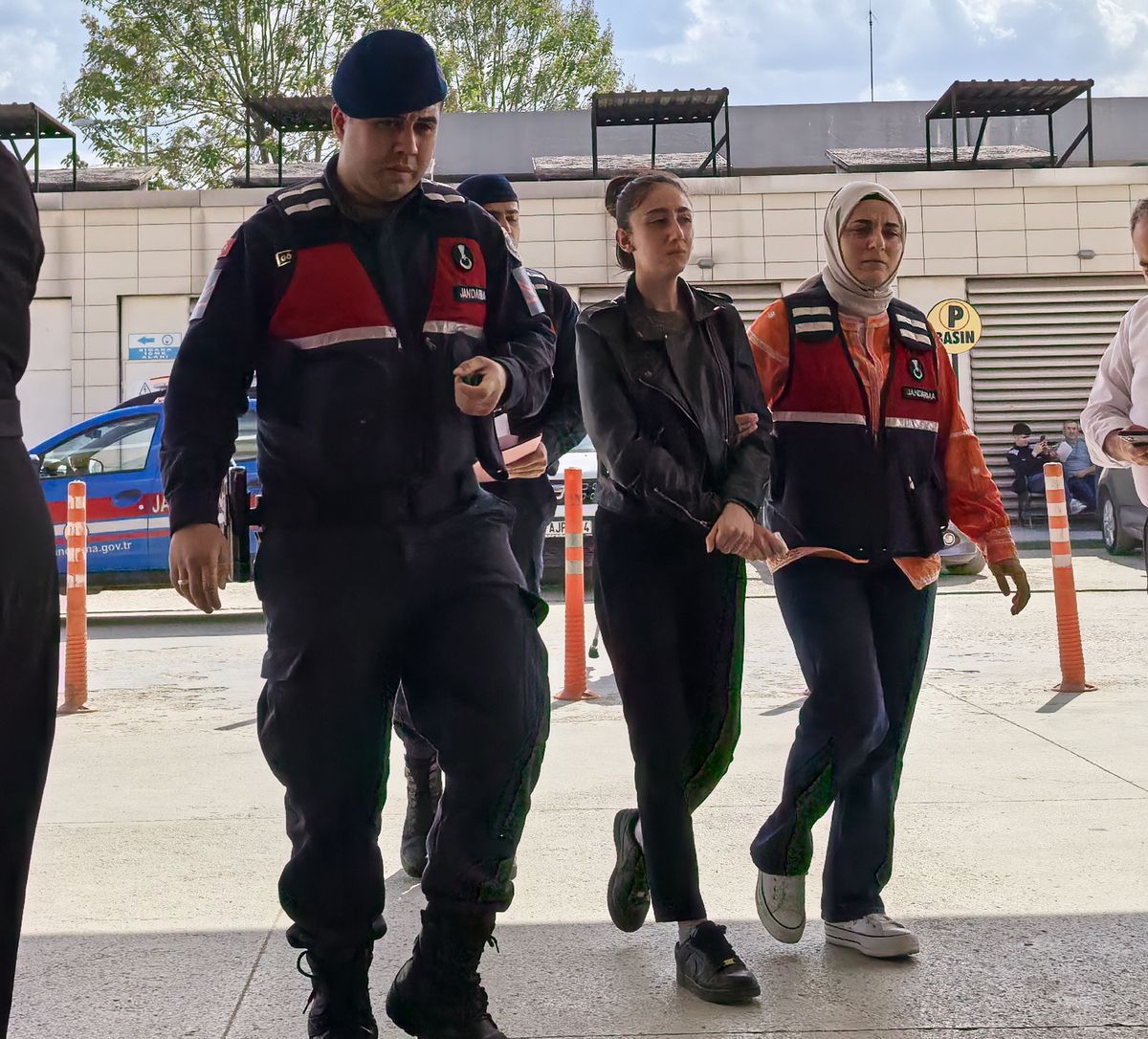 Firari Hükümlü Gamze U. İnegöl'de Yakalandı