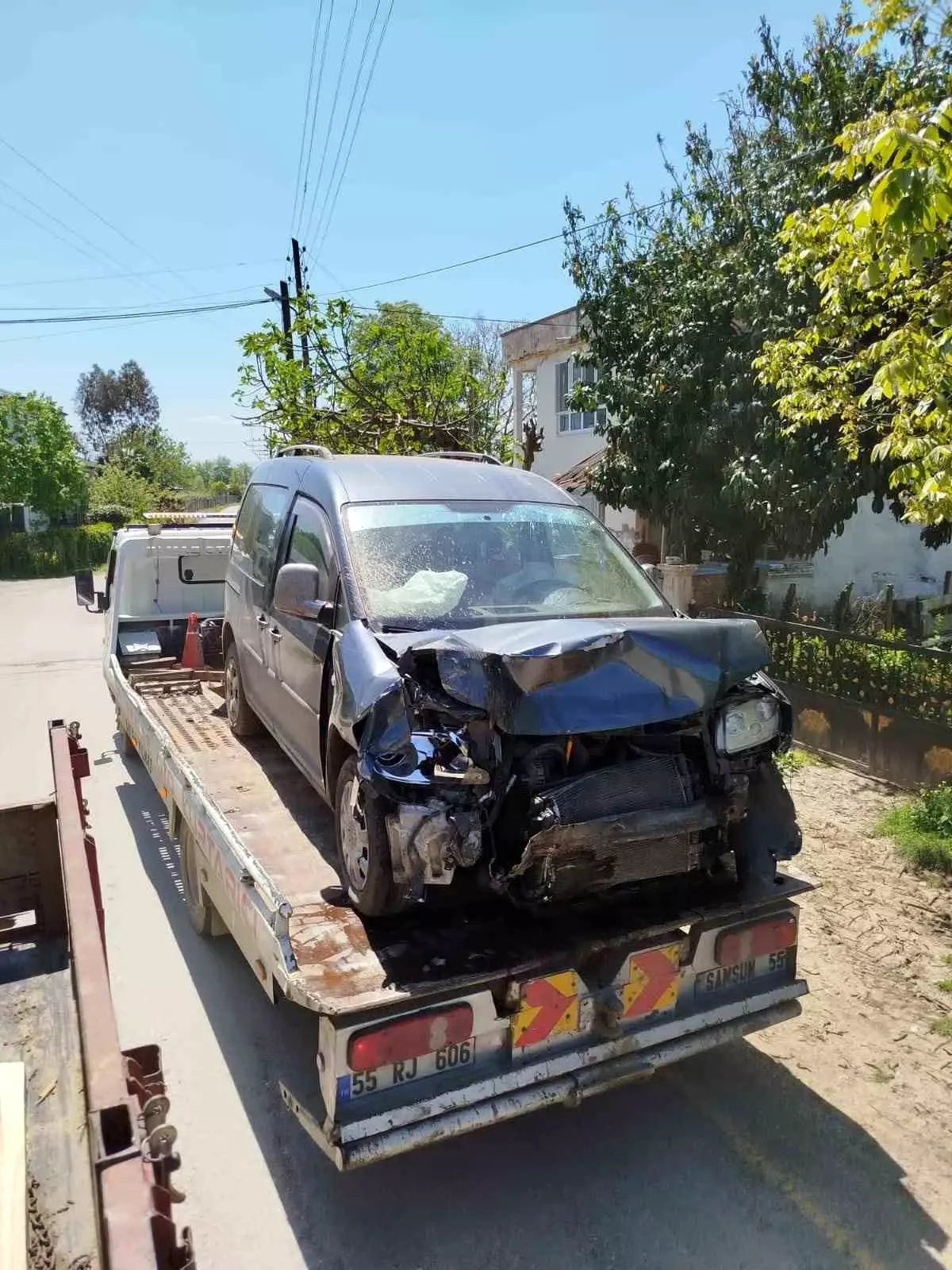Samsun'da Jandarma Aracına Çarpan Hafif Ticari Araçta Sürücü Hayatını Kaybetti