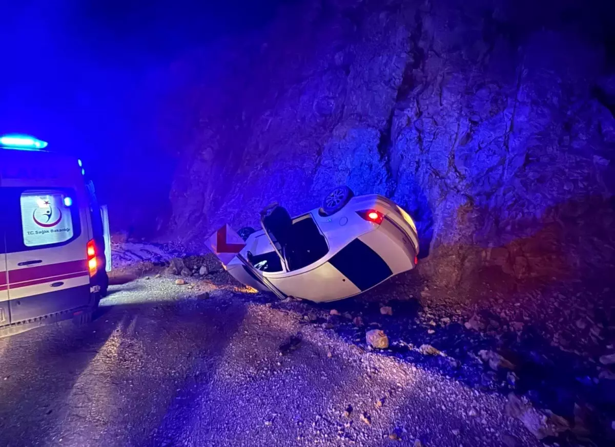 Erzincan'da Trafik Kazası: 2 Yaralı