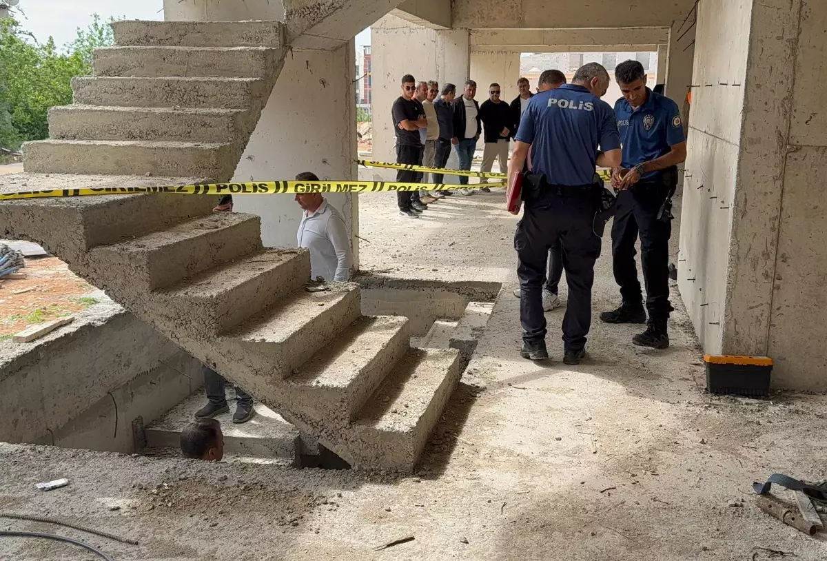 Antalya'da İnşaat İşçisi Merdiven Boşluğundan Düşerek Hayatını Kaybetti