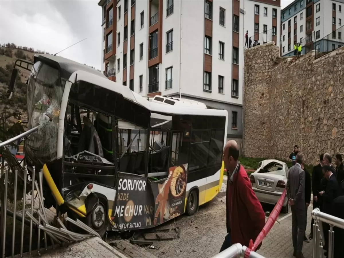 İnegöl'de Otobüs Kazasında 55 Günlük Yaşam Mücadelesi Sonuçlandı