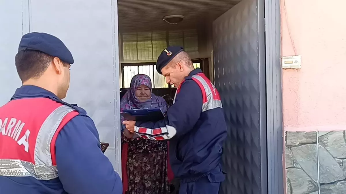 Bilecik Jandarması, Dolandırıcılığa Karşı Yaşlı Vatandaşları Uyarıyor