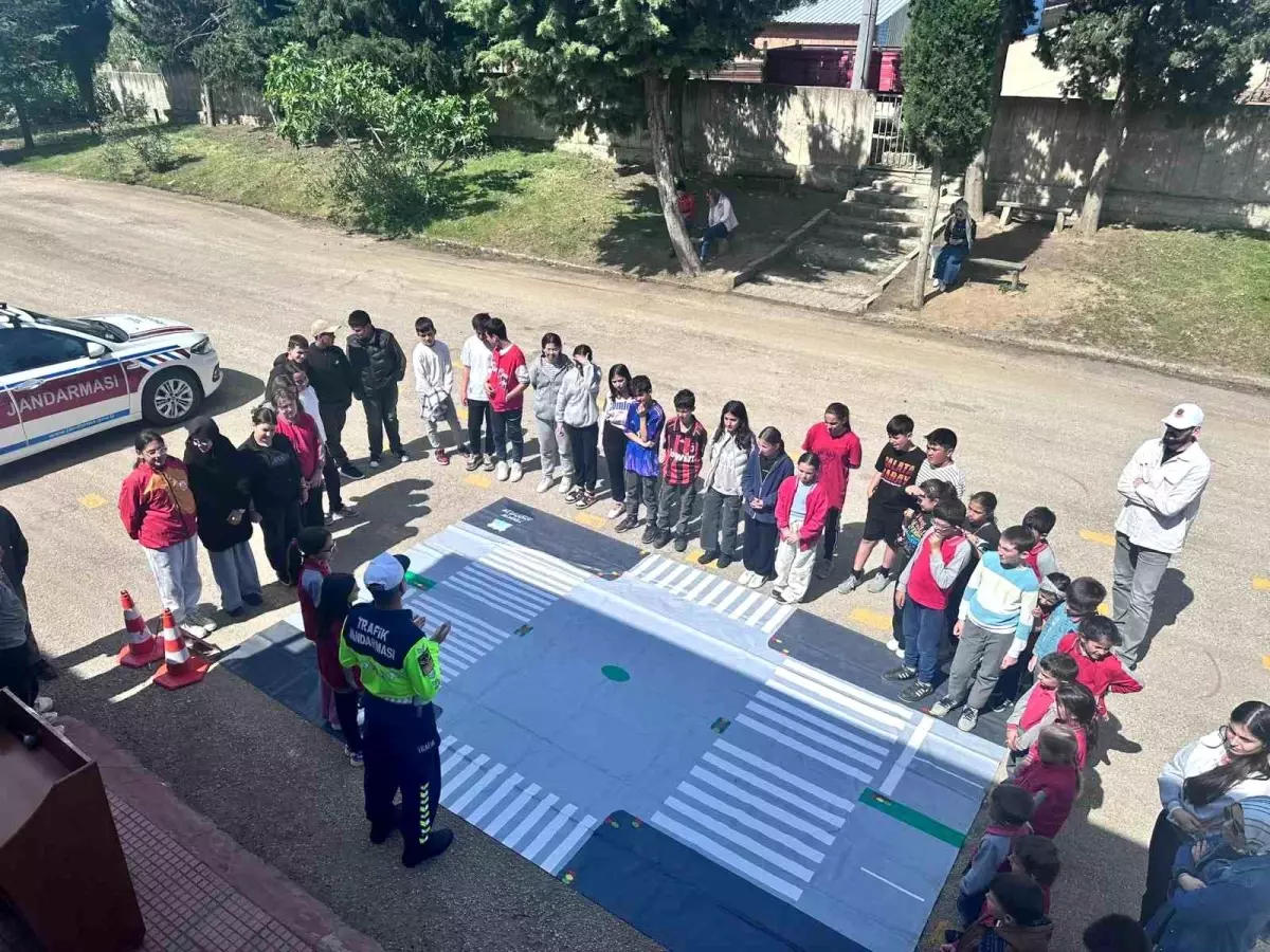 Bursa'da Çocuklara Güvenli Trafik Eğitimi