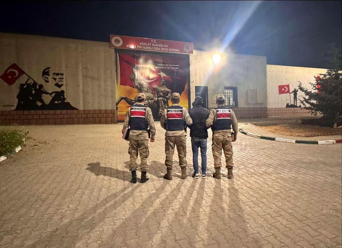 Kilis'te Uyuşturucu Operasyonu: 3 kg Esrar Ele Geçirildi