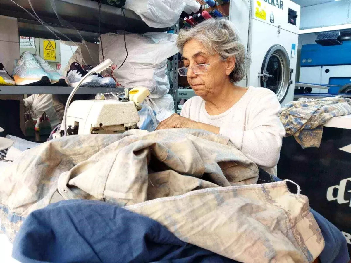 Eskişehirli Terzi, Kıyafet Tamirinin Ekonomik Avantajlarını Anlatıyor