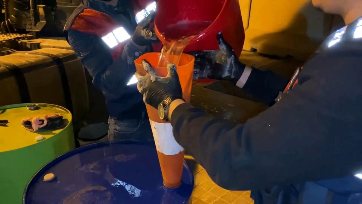 Mersin'de Tırda 680 Litre Metamfetamin Ele Geçirildi