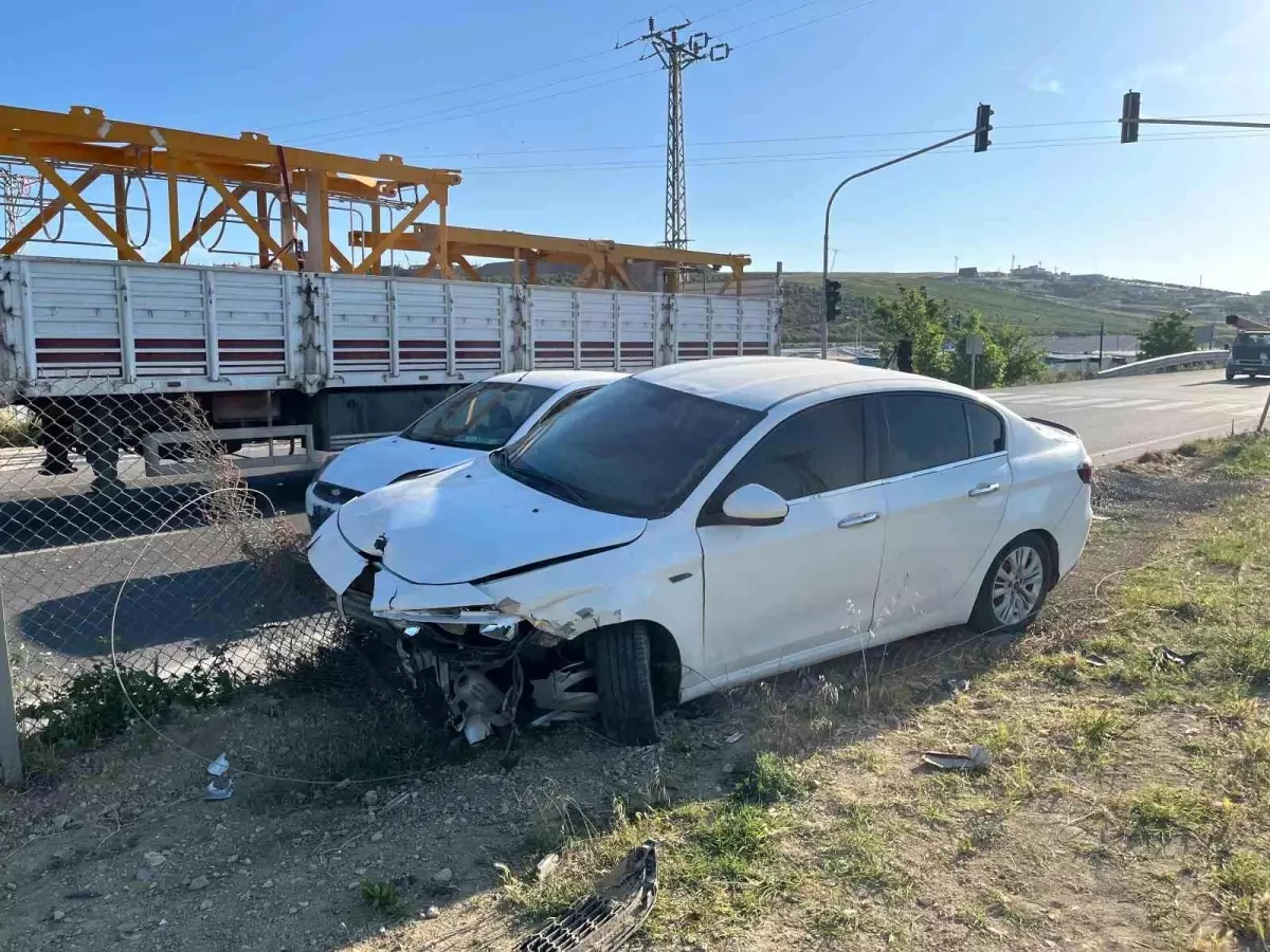 Hatay'da otomobil-motosiklet kazasında bir kişi yaralandı