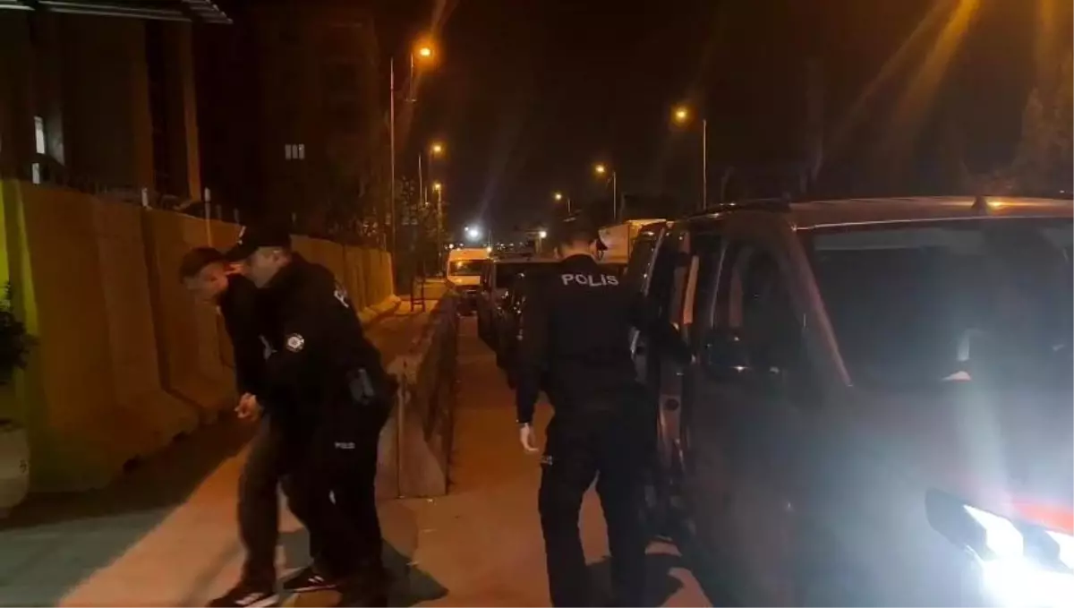 Pendik'te Asker Uğurlama Eğlencesinde Havaya Ateş Açan Şahıs Gözaltına Alındı