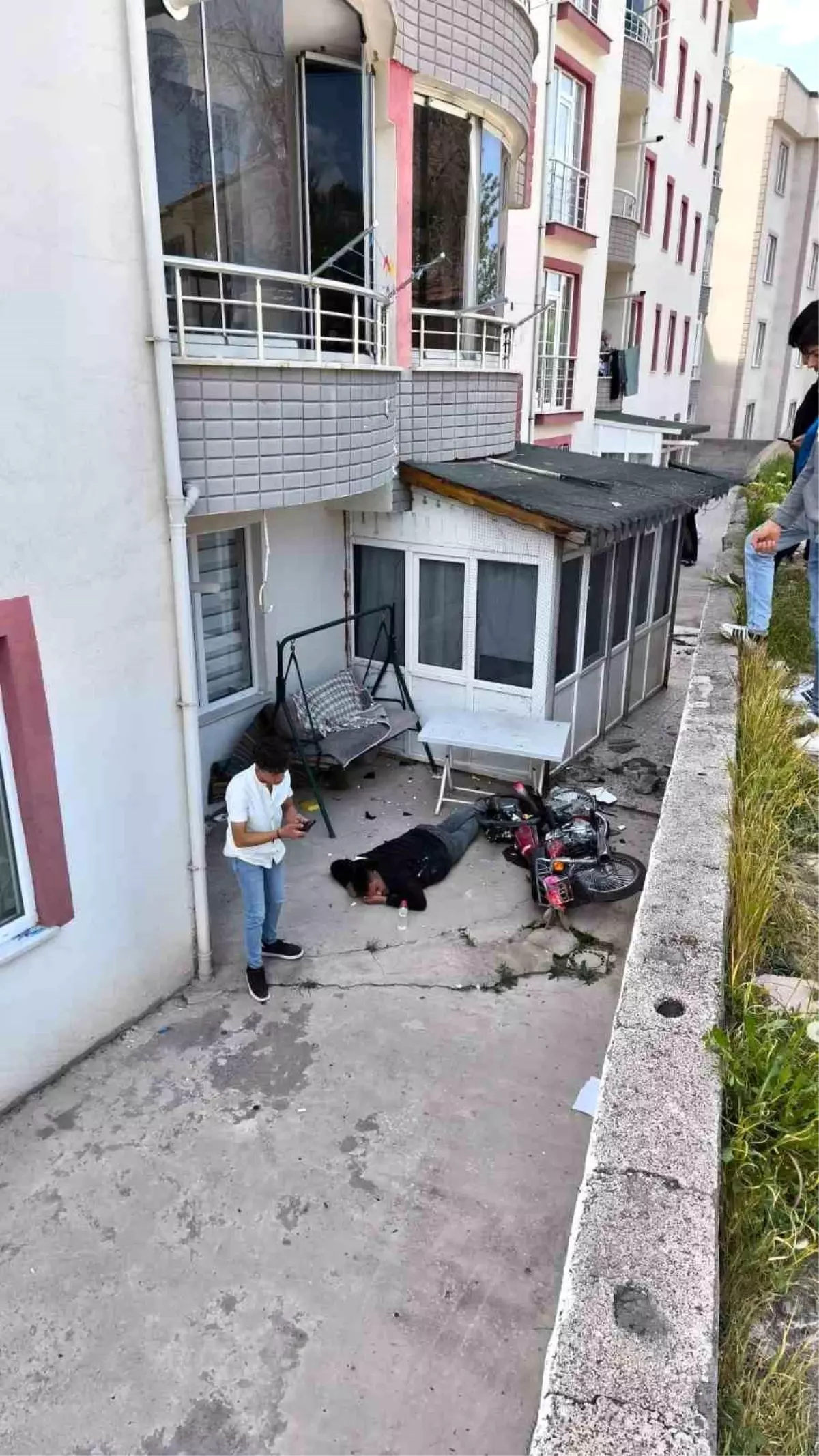 Yozgat'ta 'Dur' İhtarına Uymayan Motosikletli Sürücü Kaza Geçirdi