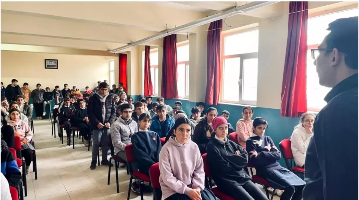 Diyadin'de Kariyer Günleri: Öğrencilere Polislik Tanıtımı