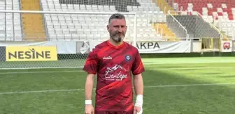 Şampiyon bile oldular! Bu takımda başkan teknik direktör ve futbolcu aynı kişi