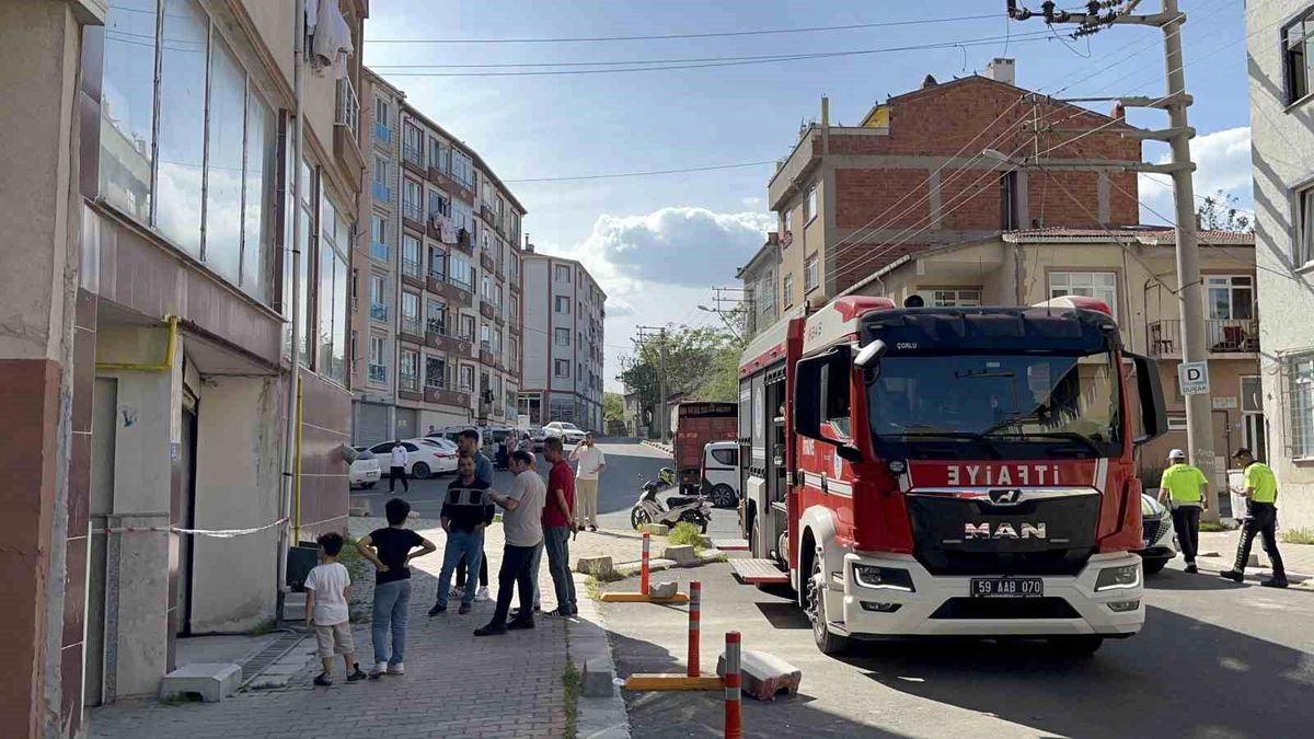 Tekirdağ'da Otomobilin Altında Kalan Adam Hayatını Kaybetti