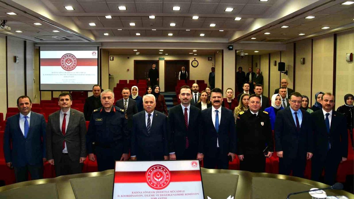 Kadına Yönelik Şiddetle Mücadele Zirvesi Trabzon'da Gerçekleştirildi