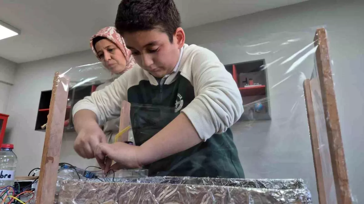 11 Yaşındaki Gencin Çevre Dostu Akıllı Sera Projesi