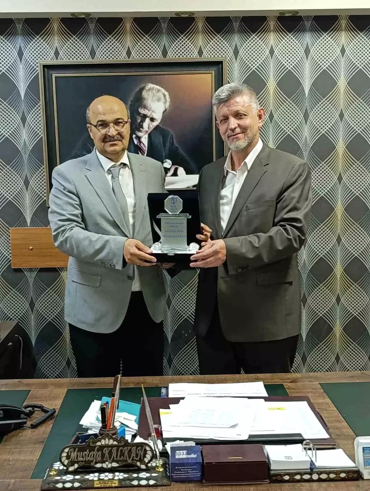 2024 İyilik-Sağlık Ödülü Mustafa Kalkan'a Verildi