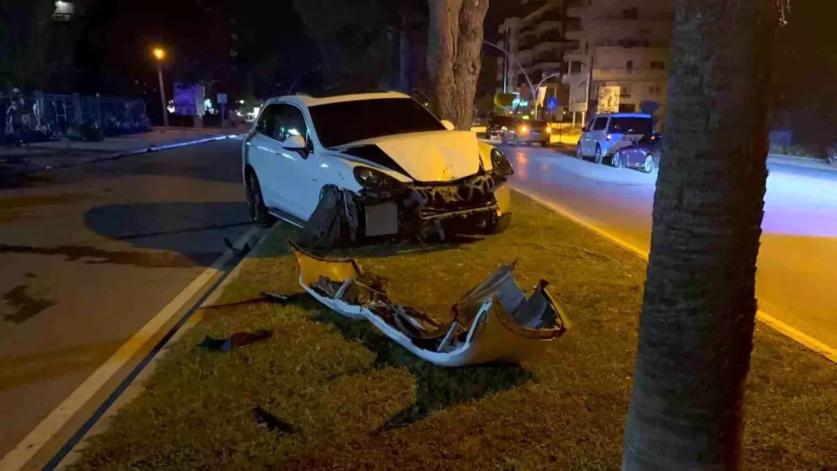 Gazipaşa'da Aşırı Hızla Giden Otomobil Ortalığı Kırdı Geçti