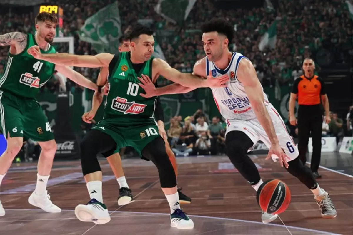 Anadolu Efes, son maçta istediğini alamadı! Fenerbahçe'nin rakibi Panathinaikos oldu