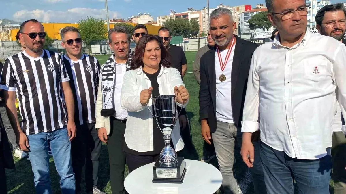 Aydınspor'da Başkan Erhan Özlüer Görevinden Ayrıldı
