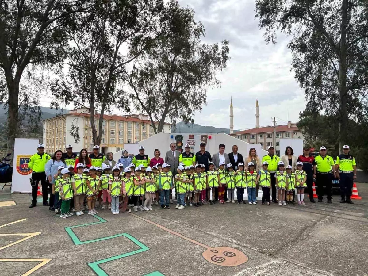 Çine'de Anaokulu Öğrencilerine Trafik Eğitimi Verildi