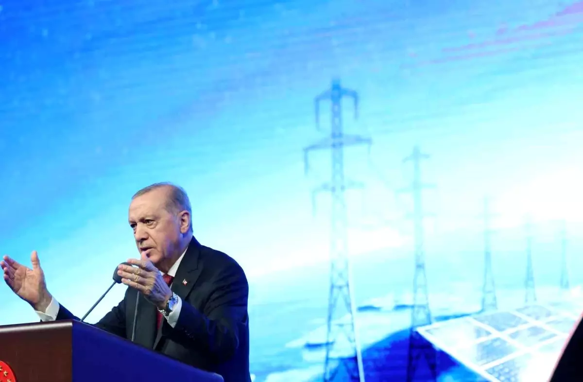Cumhurbaşkanı Erdoğan: 'Enerji arz güvenliğinin sağlanması hemen her devlet için bir beka meselesi haline dönüşmüştür.'