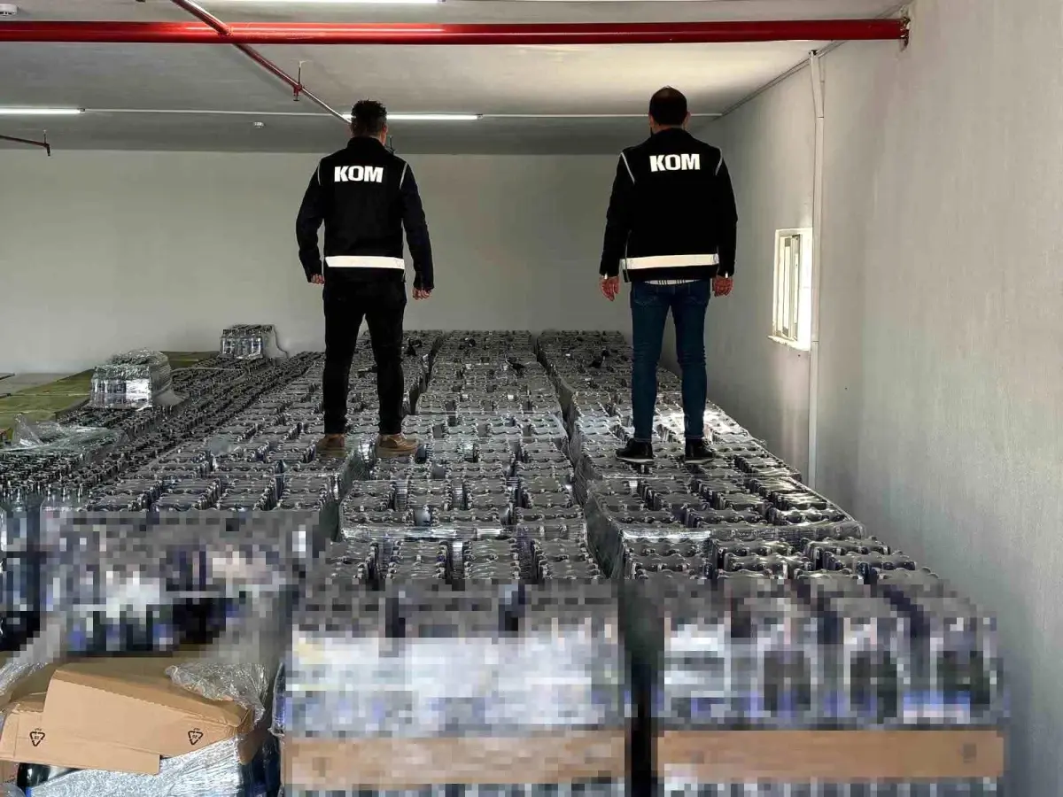 Antalya Merkezli Büyük Kaçakçılık Operasyonu: 2 Milyon Litreden Fazla Sahte Alkol Ele Geçirildi