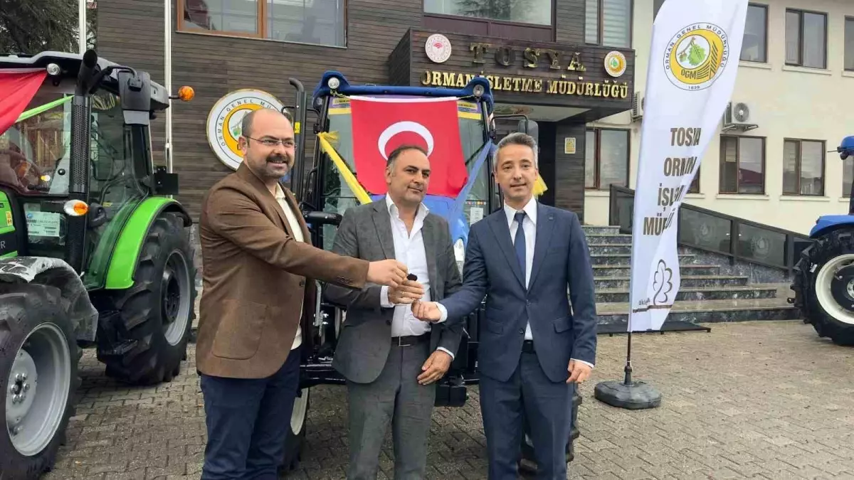 Tosya'da Çiftçilere Hibe ve Faizsiz Kredi ile Traktör Dağıtımı