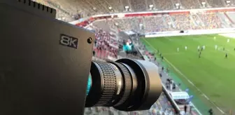 Futbolseverler müjde! Bütün dünyanın merakla beklediği maç şifresiz kanalda