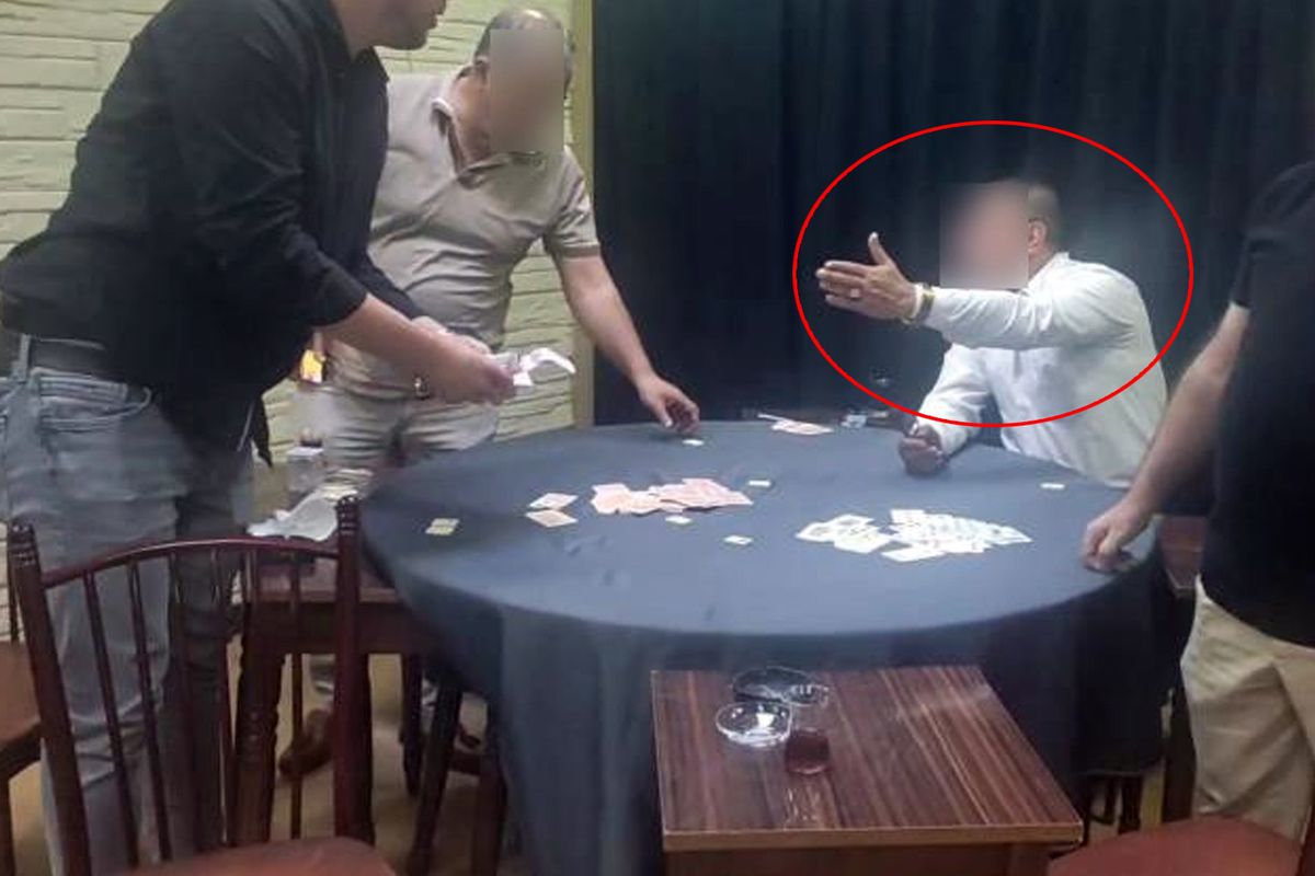 Kumar oynarken suçüstü yakalanan şahsı yaptığı savunma kurtaramadı