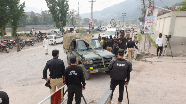 Hindistan Pakistan'ı füzelerle vurdu, ölü sayısı 26'ya yükseldi Hindistan Pakistan'ı füzelerle vurdu, ölü sayısı 26'ya yükseldi