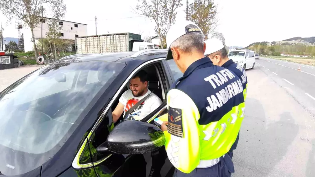 Bolu'da Trafik Haftası Kapsamında Güvenli Yolculuk Bilgilendirmesi