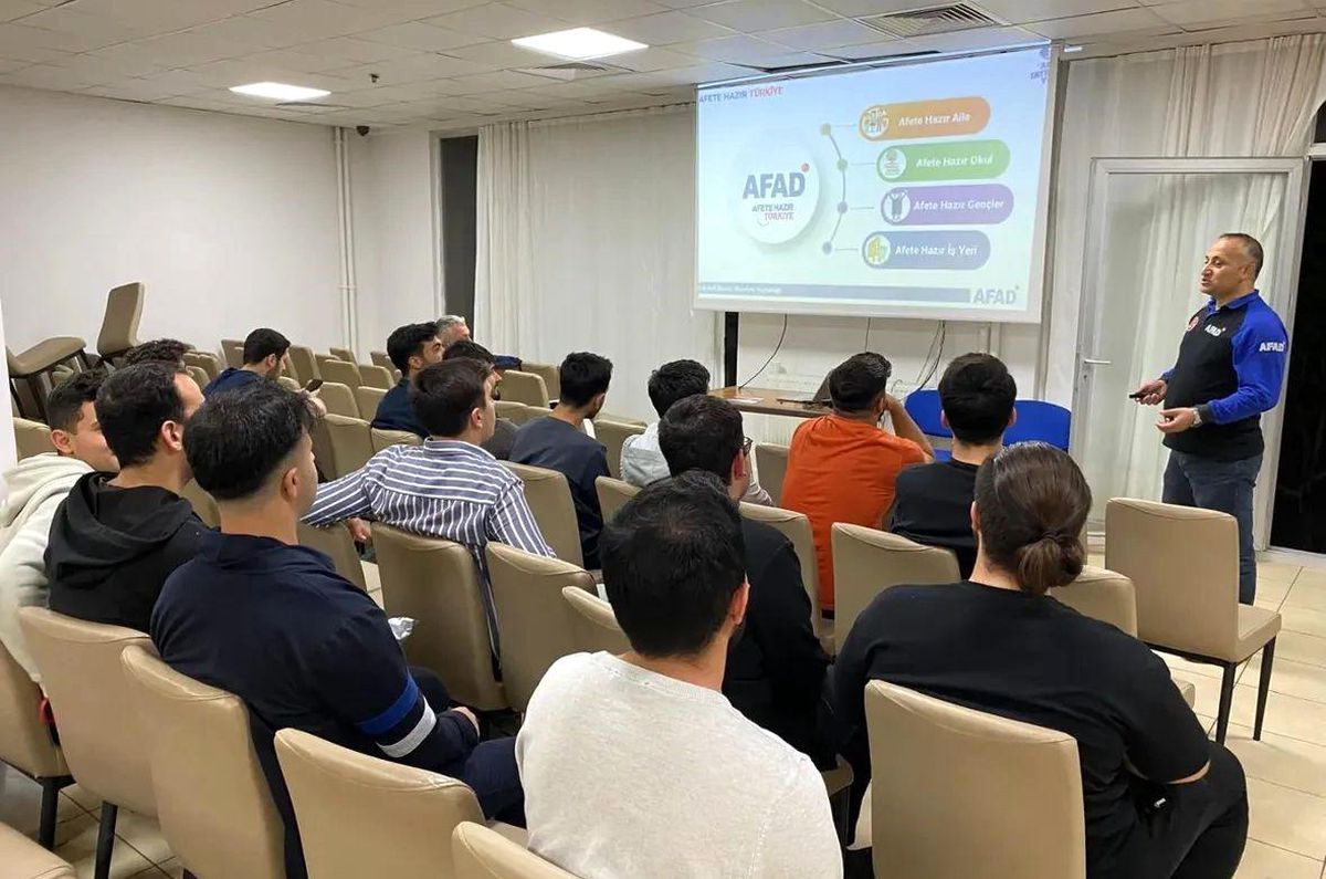 AFAD, KYK Yurtlarındaki Öğrencileri Bilgilendirdi