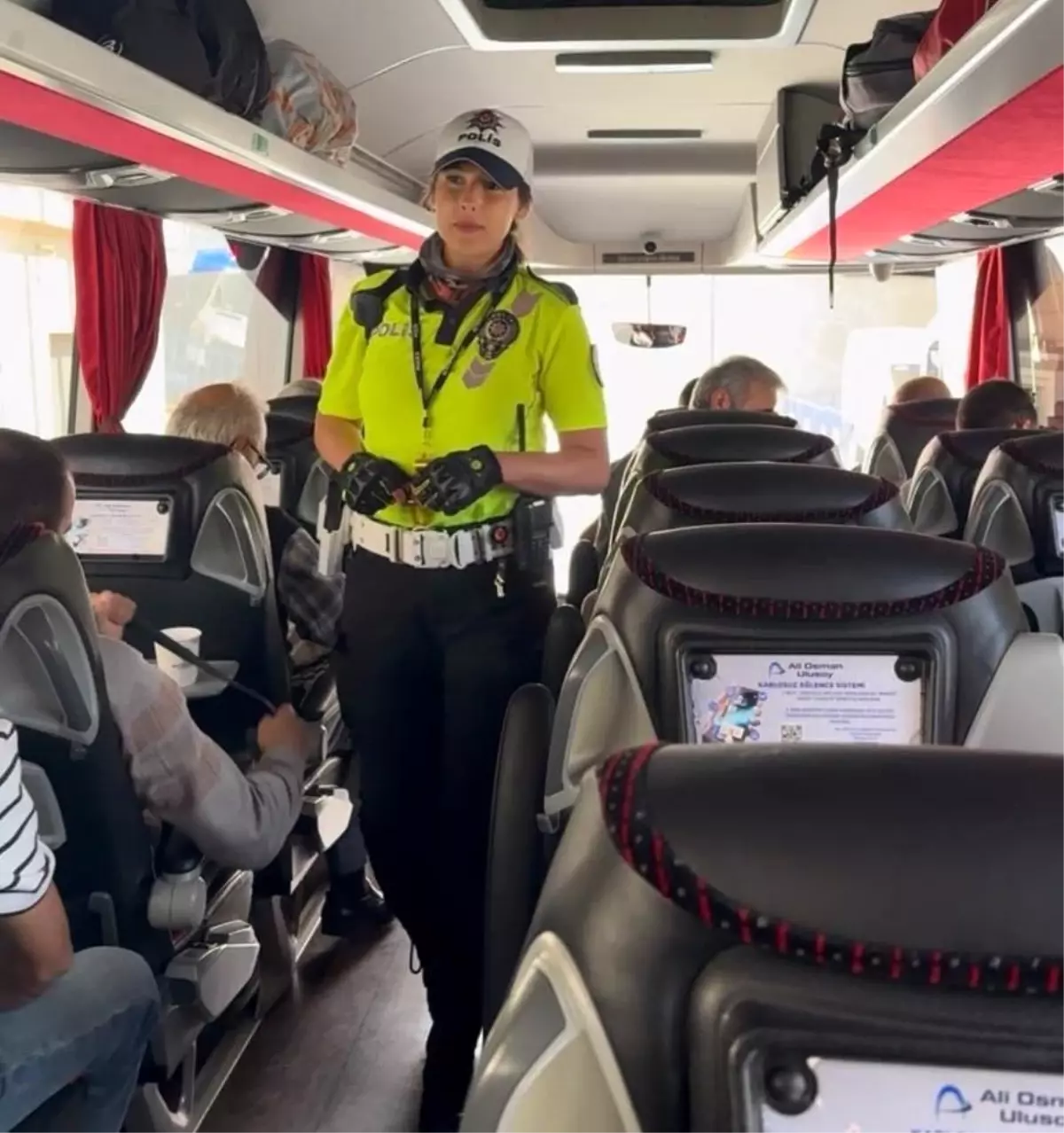 Denizli'de Trafik Haftası Kapsamında Emniyet Kemeri Bilgilendirmesi