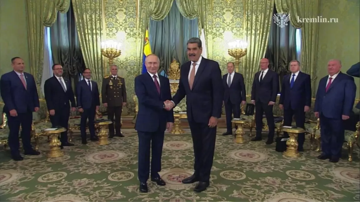 Putin ve Maduro, Kremlin'de Bir Araya Geldi