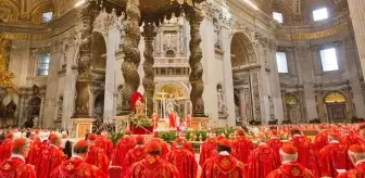 Vatikan'da papalık yarışı! Dış dünya ile iletişim kesildi, sonuçlar dumanla ilan edilecek