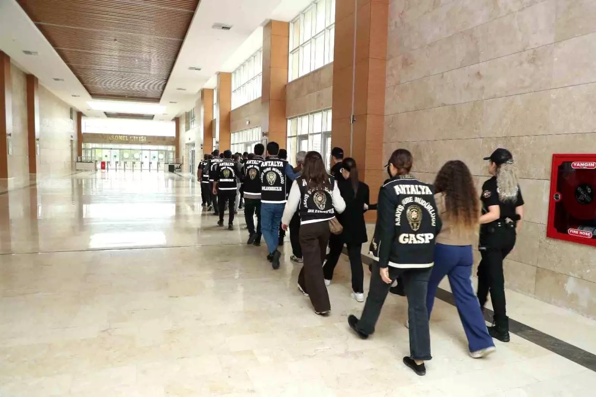 Dolandırıcılık değil fuhuş operasyonu! Tam 42 milyona el konuldu