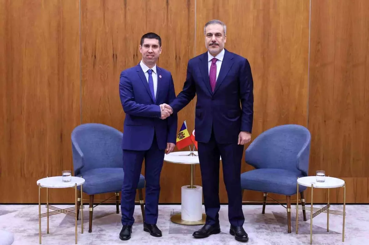 Hakan Fidan, Polonya'da Moldova Dışişleri Bakanı ile Görüştü