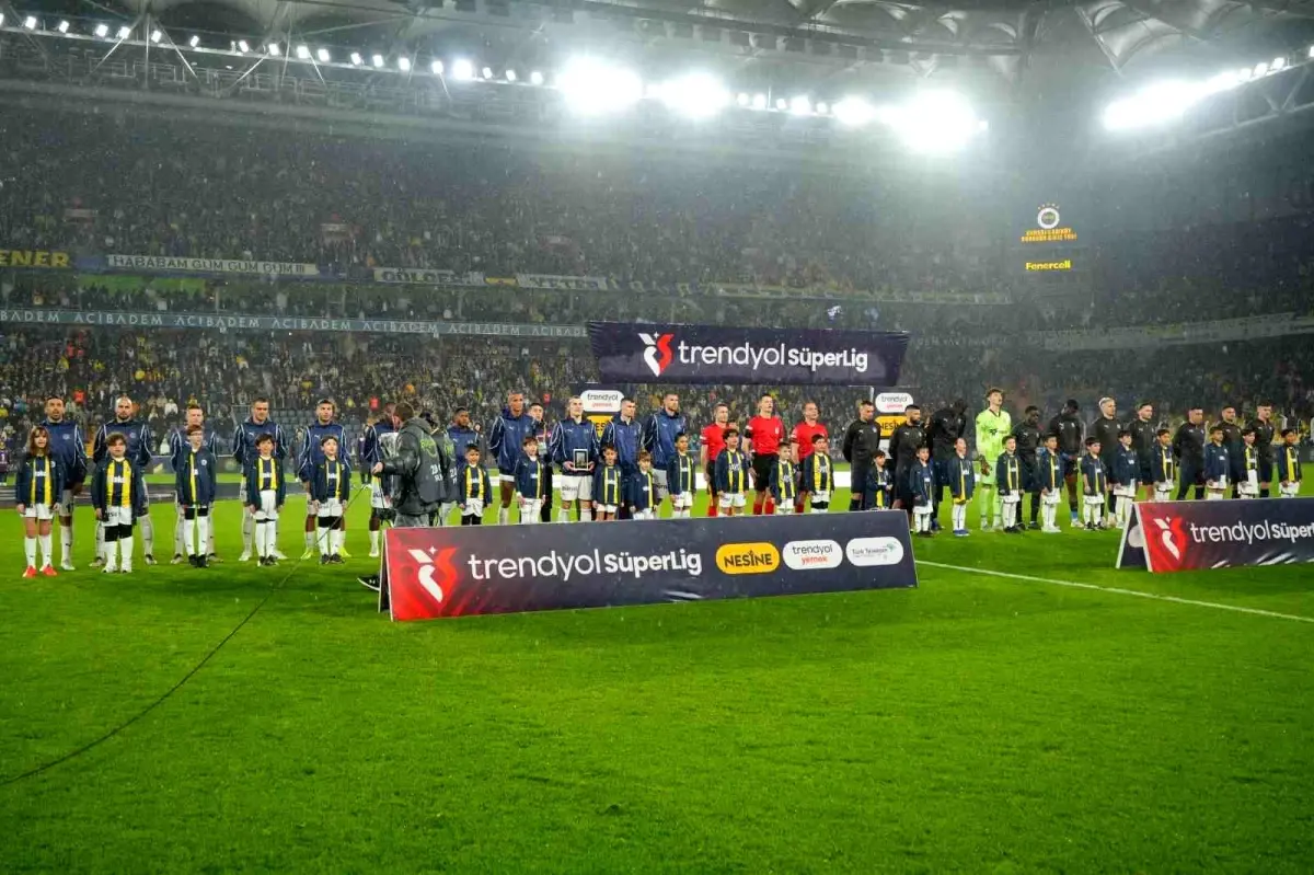 Fenerbahçe, Başakşehir ile 35. Haftada Karşılaşıyor