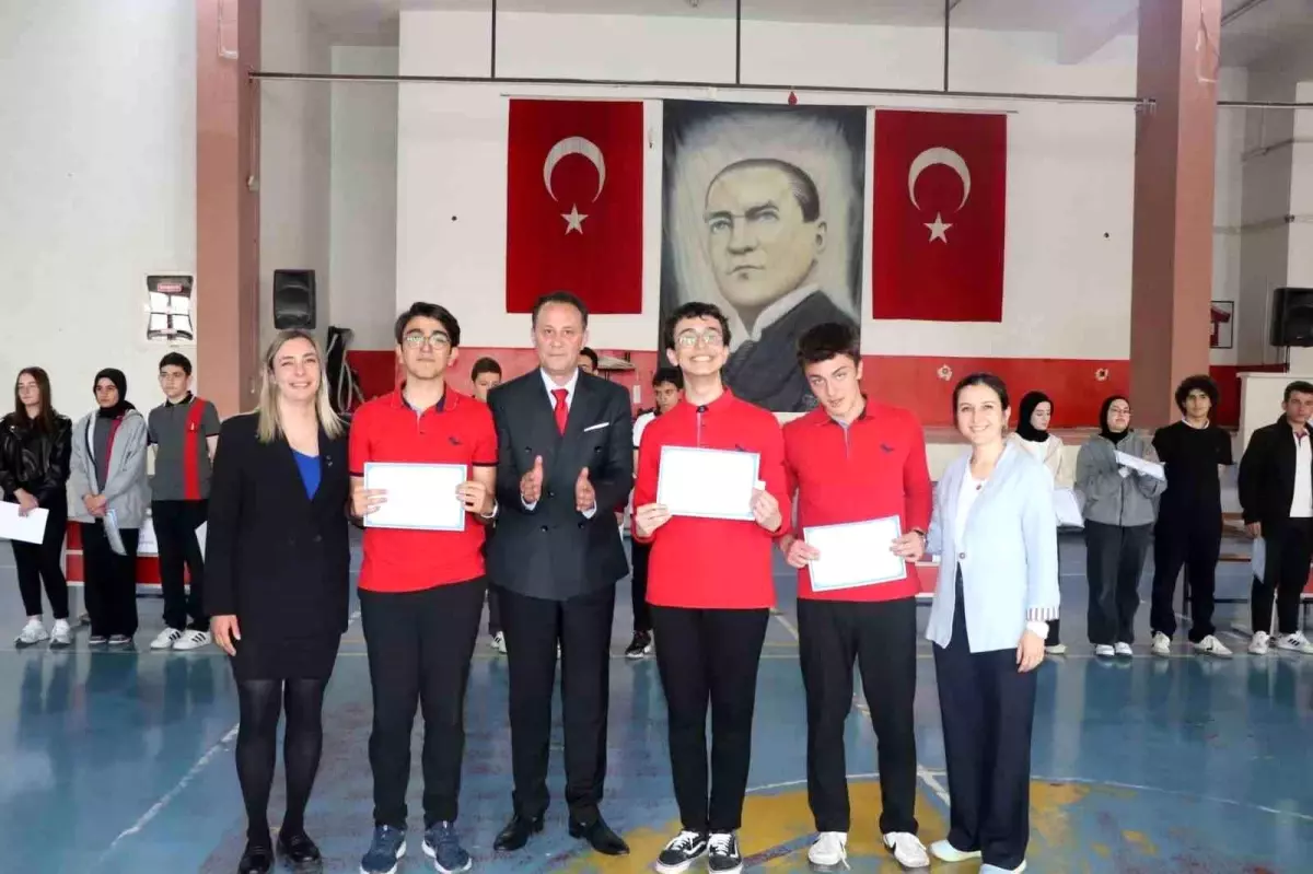 Bozüyük'te Liseler Arası Kültür ve Aktüalite Yarışması Heyecanı