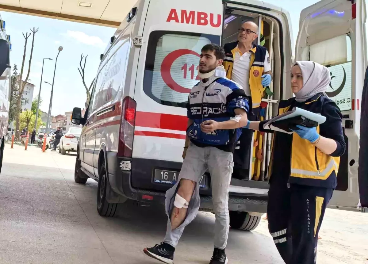 İnegöl'de Motosiklet ile Otomobil Çarpıştı: Bir Yaralı