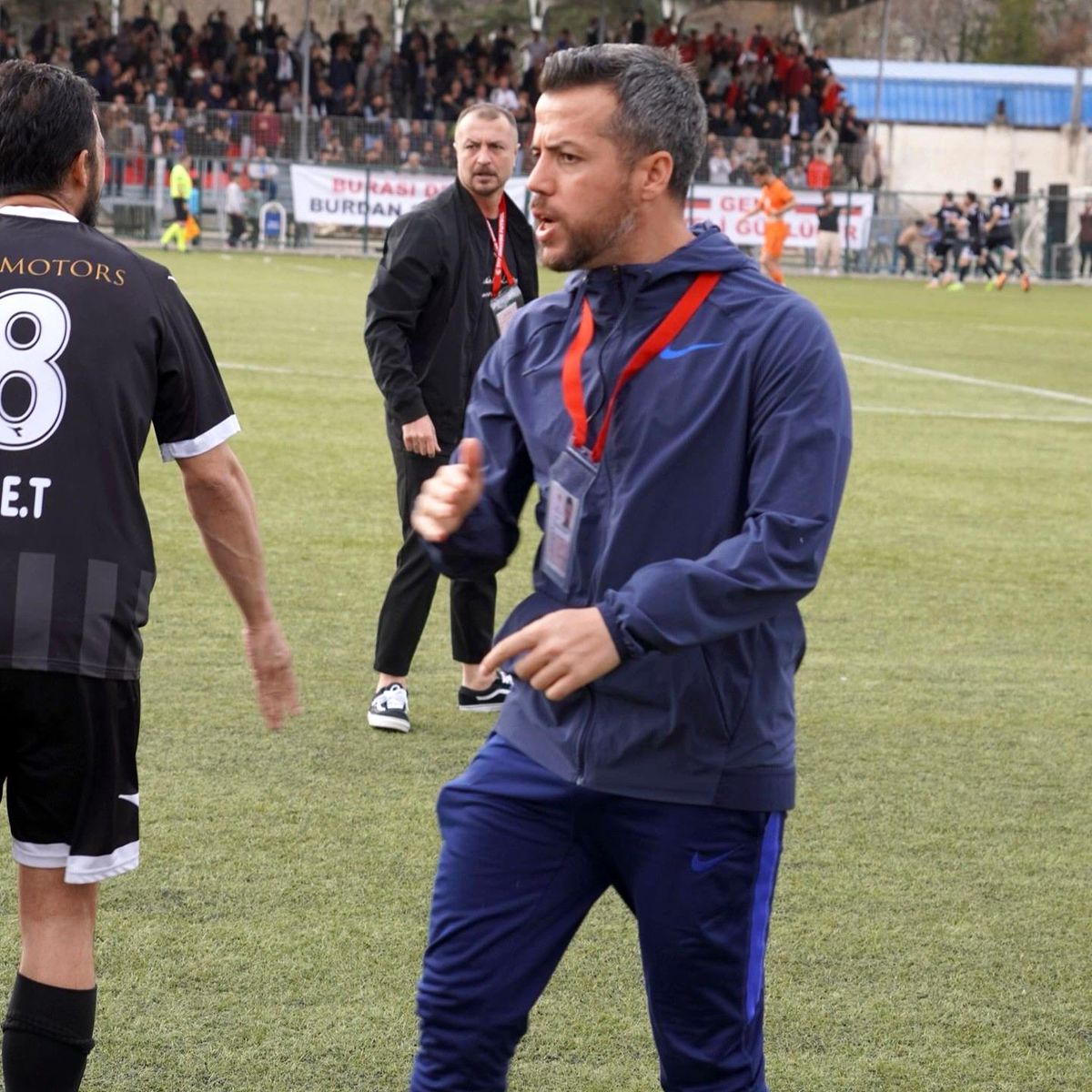 Develigücü FK Antrenörü Turgut Altıntapı'ya Veda