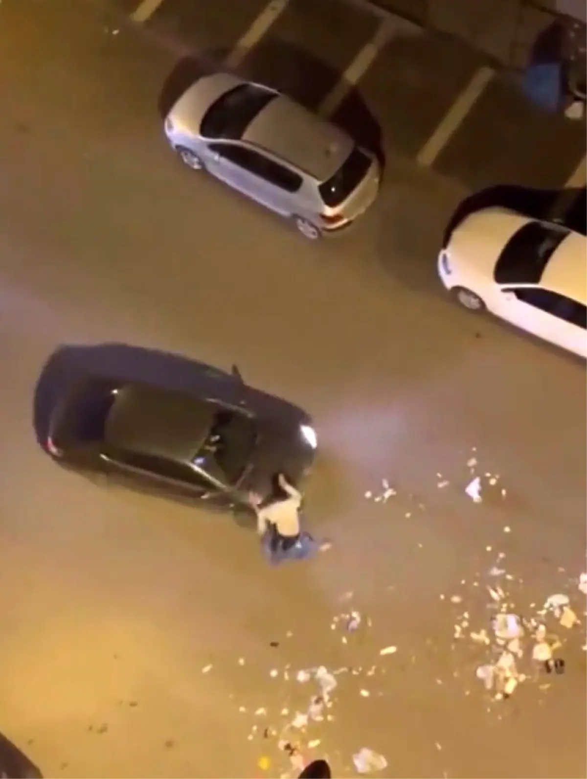 Diyarbakır'da Otomobile Saldıran Şahıs Kamerada