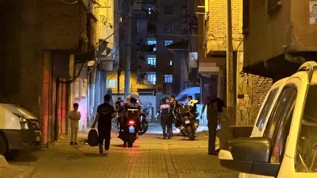 Diyarbakır'da Narko-Hançer Operasyonu: 6 Gözaltı, Çok Sayıda Uyuşturucu Ele Geçirildi