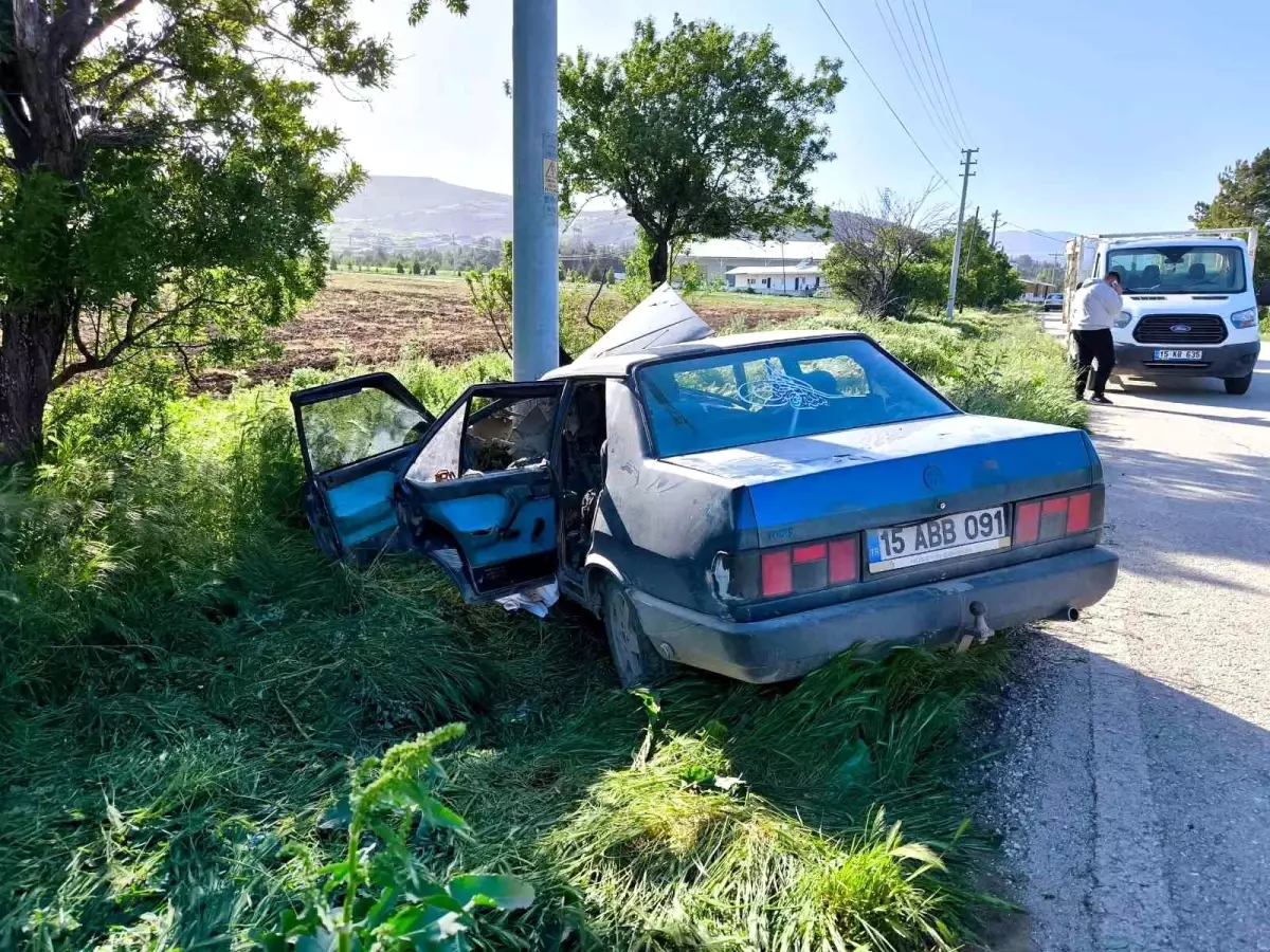 Burdur'da Trafik Kazası: 2 Yaralı