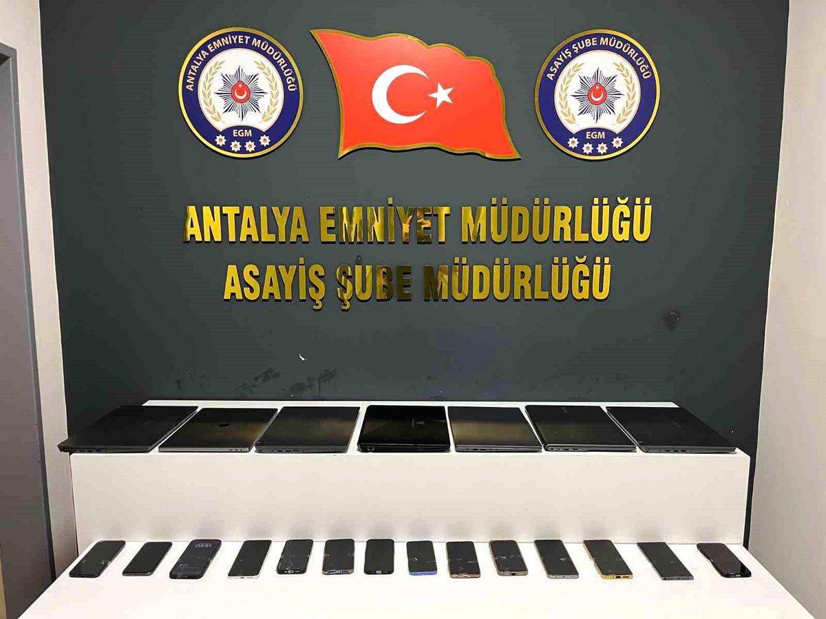 Antalya'da 120 Milyon TL Dolandırıcılık Operasyonu: 10 Kişi Yakalandı