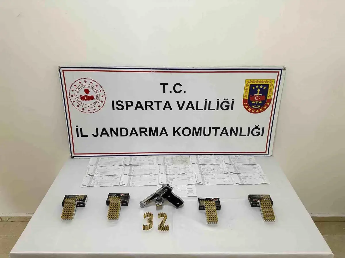 Isparta'da Tefecilik Operasyonu: 11 Açık Senet ve Silah Ele Geçirildi