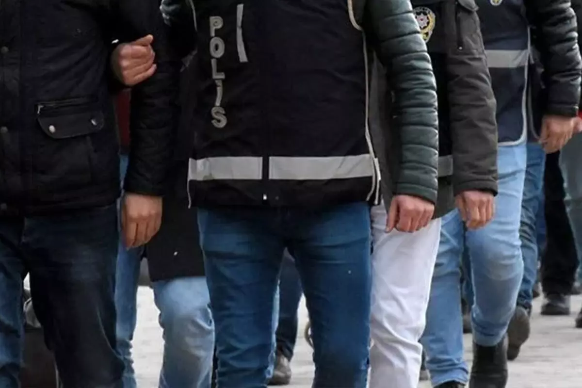 İstanbul'da terör örgütüne finans sağlayanlara operasyon! 2 kişi tutuklandı