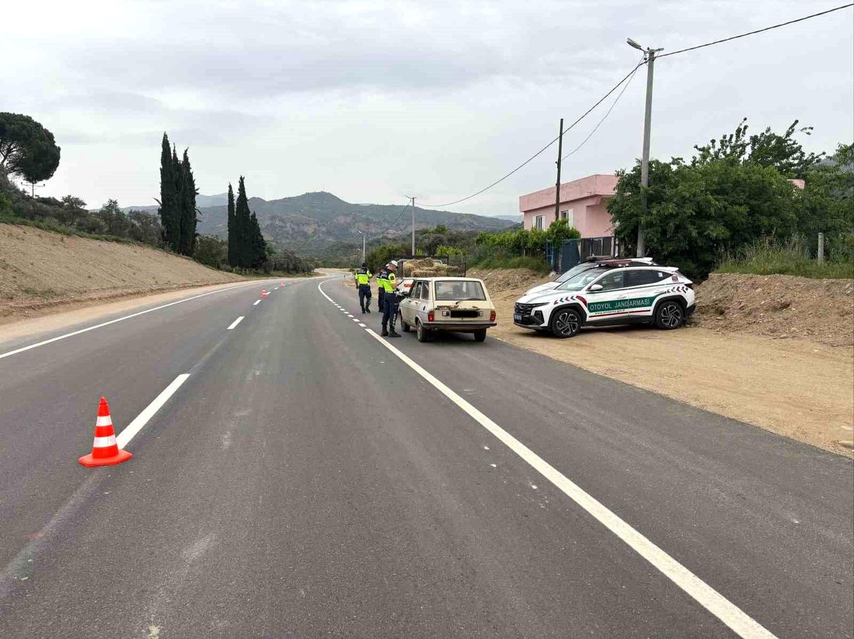 Aydın'da Jandarma Trafik Kontrolleri: 385 Araç Denetlendi