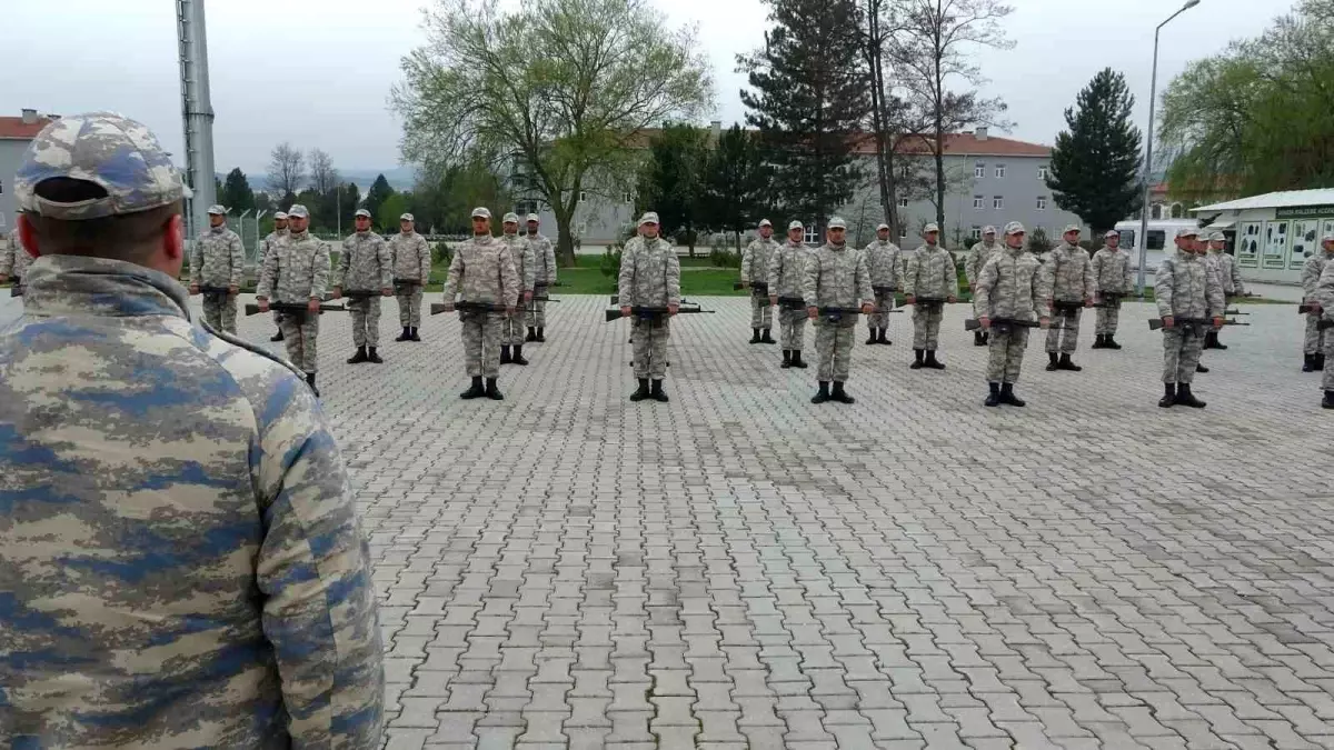 Kütahya'da 33 Bin 883 Asker Temel Eğitim Aldı