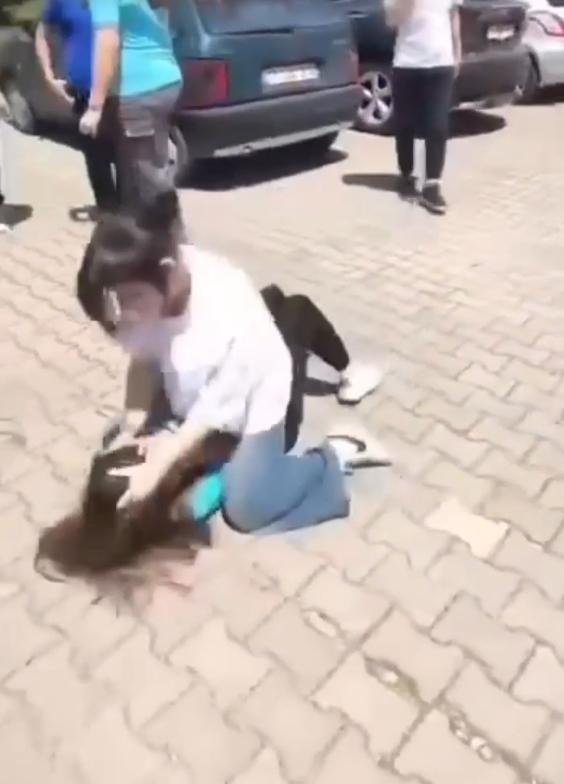 What is happening to these children! Students assaulted their peers in 2 provinces
